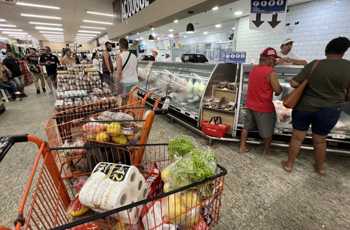 Afetados pelas condições climáticas produtos da cesta básica sobem em 10 capitais