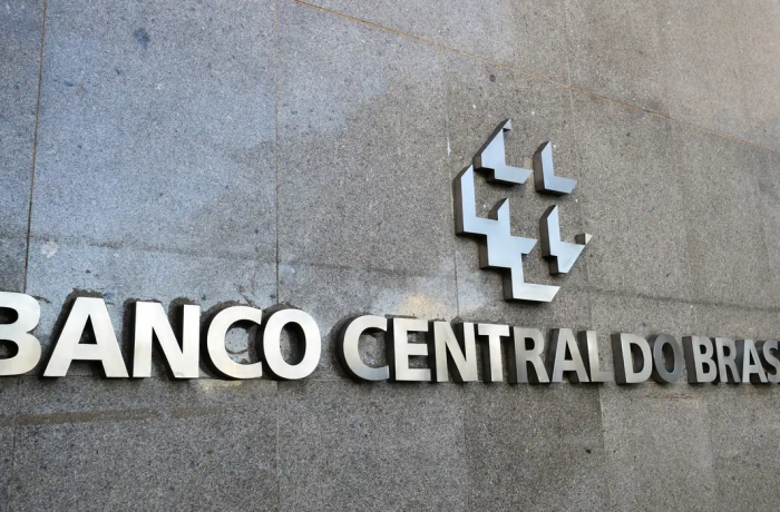 Mercado financeiro reduz previsão da inflação para 4,95%