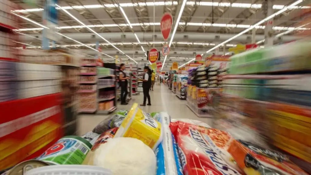 Apesar dos juros, consumo das famílias foi motor da economia no 2º tri