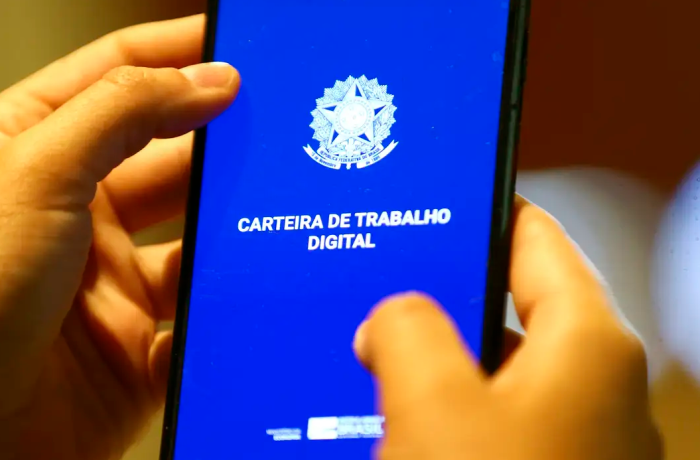 Taxa de desemprego cai para 5,4%, a menor desde 2012