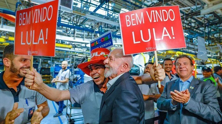 Lula envia ao Congresso o projeto de lei para acabar com a escala 6×1