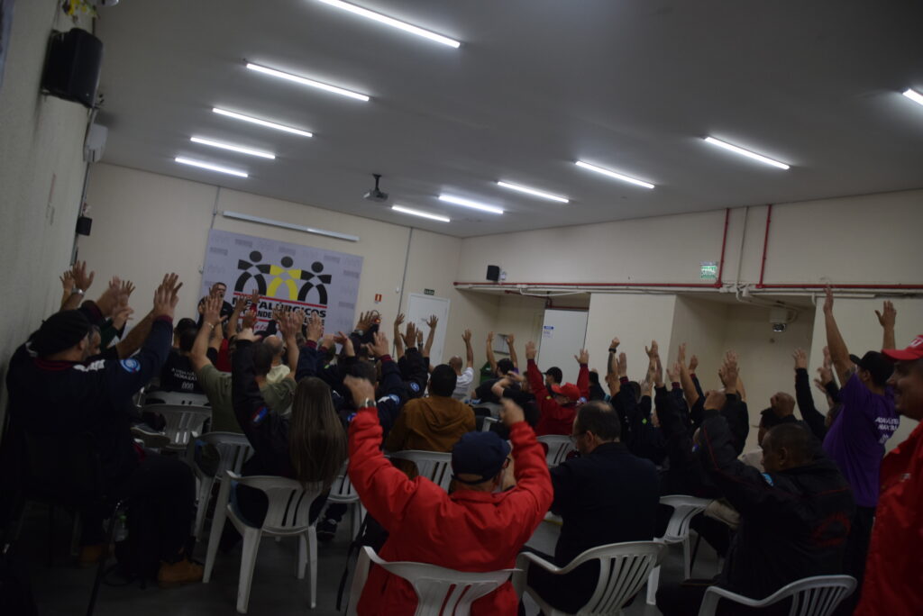 Metalúrgicos da Grande Porto Alegre aprovam por unanimidade reajuste salarial acima da inflação
