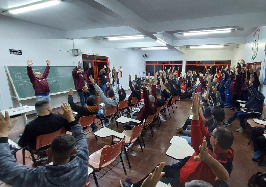 Metalúrgicos de São Leopoldo e região aprovam reajuste com aumento real e manutenção dos direitos