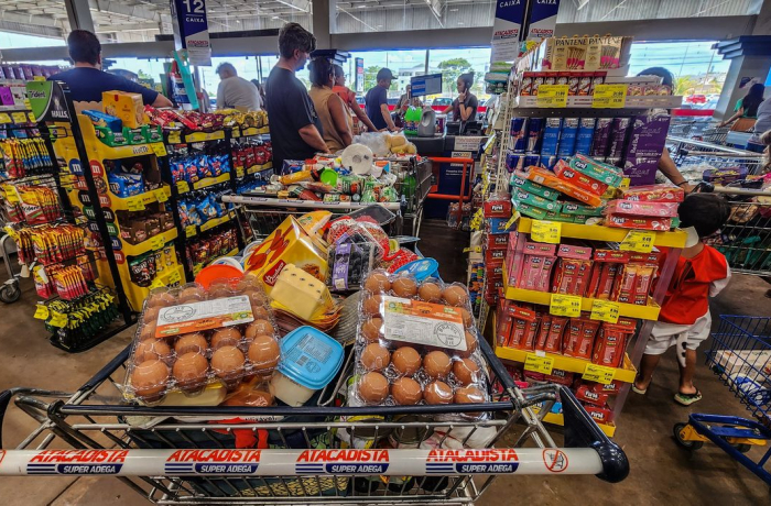 Consumo de alimentos cresce após proibição das bets no país, diz Abras
