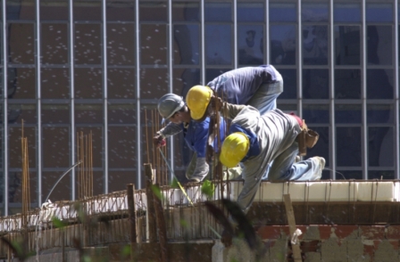 No Brasil, a cada 48 segundos um trabalhador sofre acidente e um morre a cada 4 horas