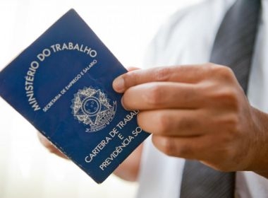 Com trabalho precário, população ocupada atinge maior nível da história