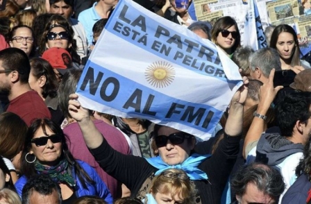 Sindicatos argentinos anunciam greve geral contra política econômica de Macri