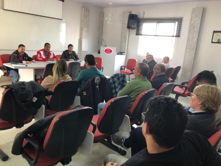 Em plenária na regional Centro, Federação debate PLR