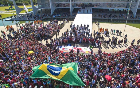 Em três anos de golpe, o desmonte acelerado do Estado e de uma nação