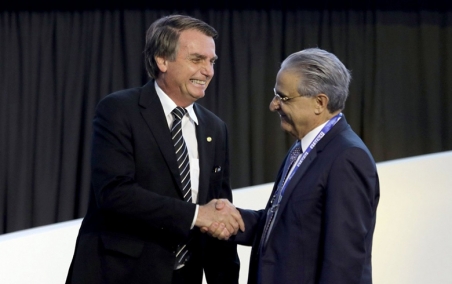 Bons serviços prestados? CNI dará medalha de mérito industrial para Bolsonaro