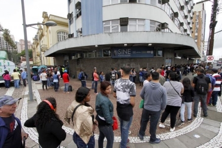 Desemprego para quem tem ensino superior quase dobra entre 2014 e 2019 no RS