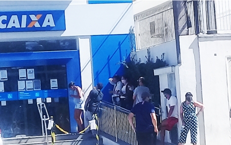 Apesar da pandemia e da recessão, Bolsonaro anuncia privatização por partes da Caixa