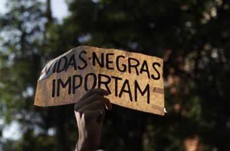 Bolsonaro nega racismo em reunião do G20 e provoca indignação