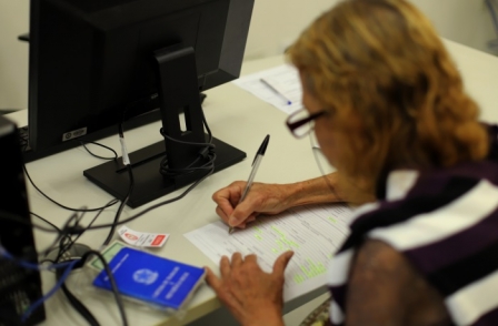Confira como suspensão de contratos afeta seu FGTS, 13º, INSS e suas férias