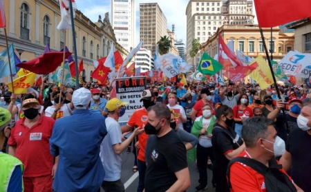 Imprensa internacional destaca protestos massivos por impeachment de Bolsonaro