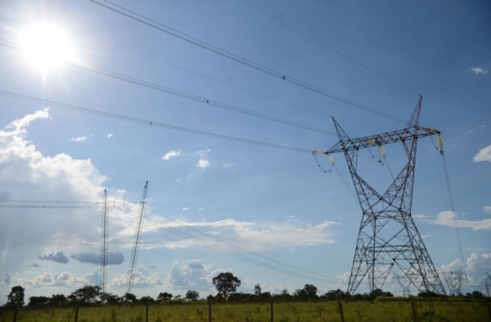 Saiba por que onde estatal de energia foi privatizada o povo sofre com falta de luz