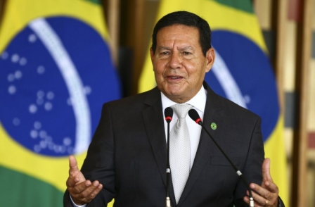 Candidato ao Senado pelo RS, general Mourão já atacou 13º e abono de férias