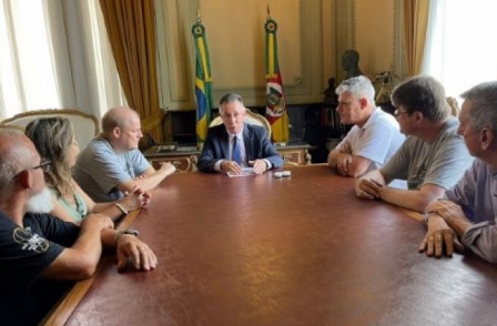 Em reunião com governador interino, CUT-RS defende piso regional e Corsan pública