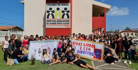 Encontro de mulheres metalúrgicas do RS reuniu dezenas de trabalhadoras em Cidreira