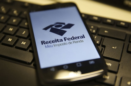 Consulta ao 1° lote de restituição do IR estará disponível nesta quarta-feira (24)