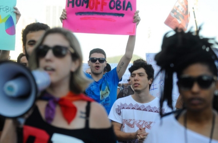 Registros de racismo e homofobia disparam no país em 2022