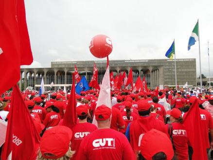 CUT fez ocupação pacífica dos três Poderes em 10 de agosto