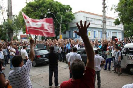 Trabalhadores da Stemac conquistam PLR e encerram paralisação de seis horas