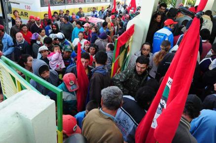 Velório Do Militante Do Mst Mobilizou Lideranças Do Rs